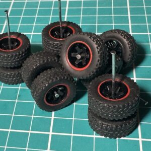 1/64 Truck wheels with Rubber tires - Black Redline color - For one truck